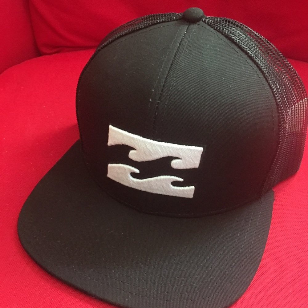 Billabong mesh trucker hat, new without tags